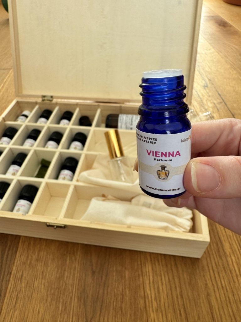 NEU: DIY Parfum Set – Dein persönliches Dufterlebnis für Zuhause 4 DIY Parfum Set - Duftöl Vienna